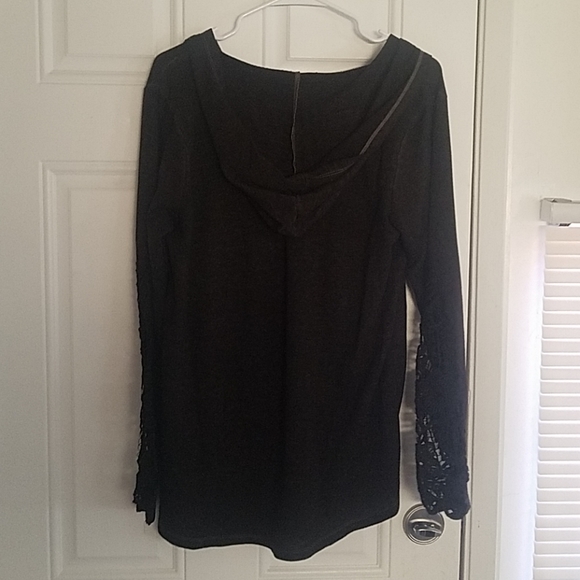 Long sleeve light hoodie - Picture 3 of 3